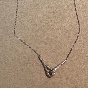 Elegant white gold Necklace